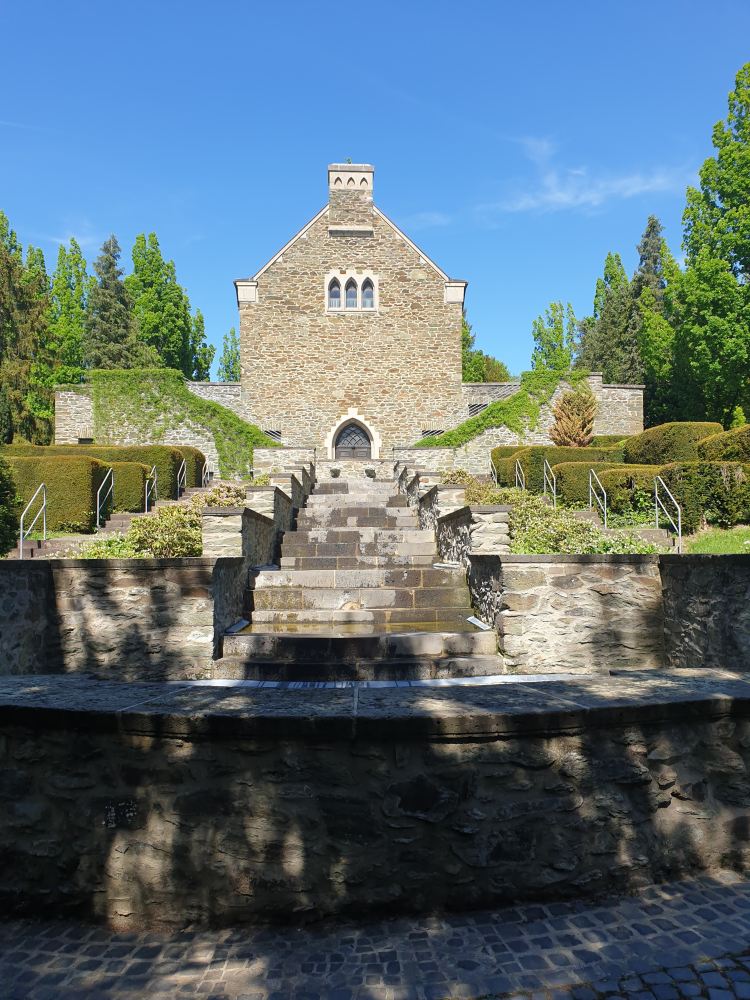 Die Kaskaden auf dem alten Friedhof.